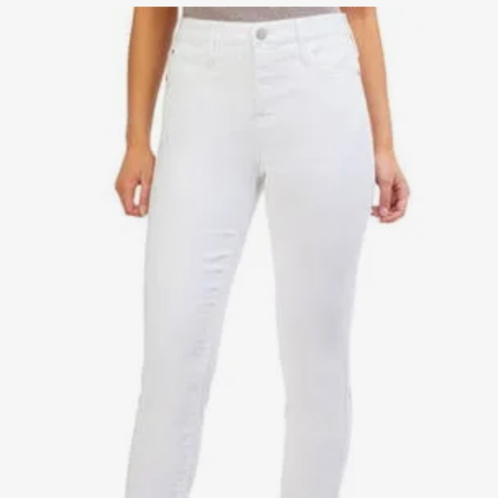 NWOT Jordache Skinny Jeans in White